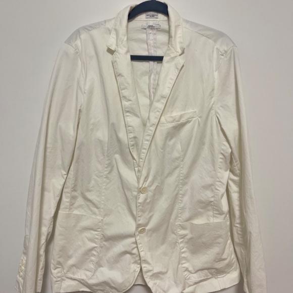 Modern suit - Picture 2 of 5